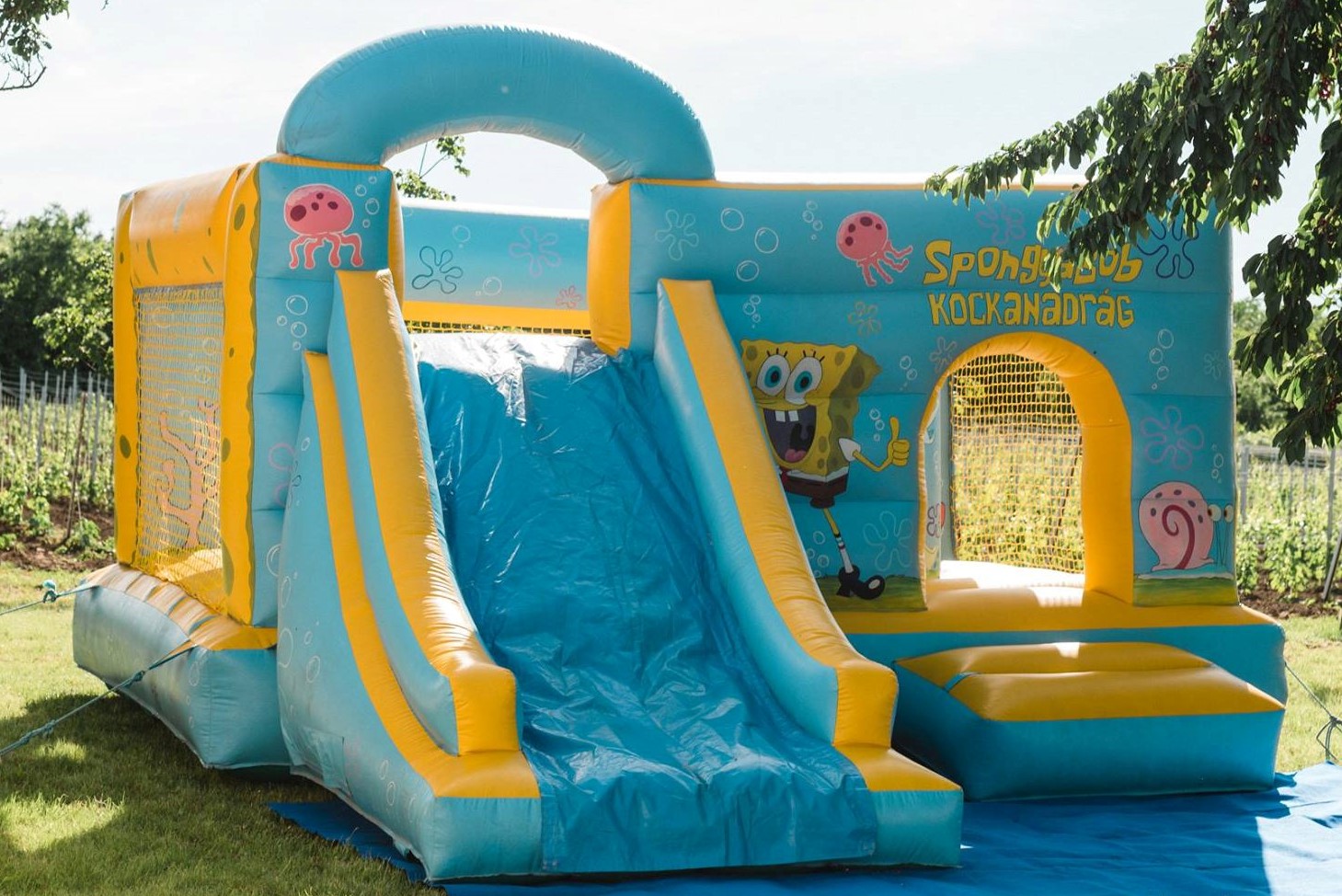 Csúszdás ugrálóvár